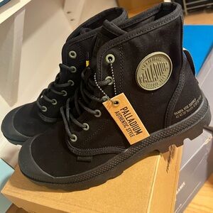 Palladium Pampa Hi HTG Supply Boots Black/Black Men’s 9.5 New with Tags